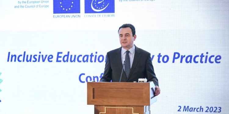 Kurti: Shkolla është domosdoshmëri për të gjithë, si mundësi për të gjithë