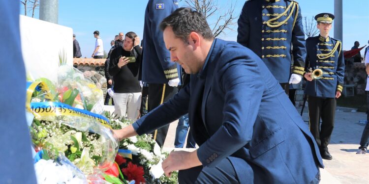Konjufca bëri nderime në kompleksin memorial në Gllogjan