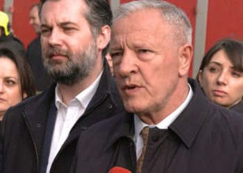 Jashari për objektin e djegur në Ferizaj: Kemi autorizuar policinë të merren kamerat e sigurisë