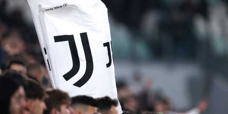 Juventus “sakrifikon” një mesfushor
