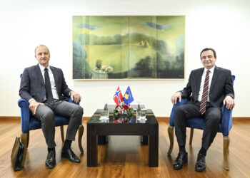 Kurti takoi ambasadorin e Norvegjisë Jens Erik Grøndah