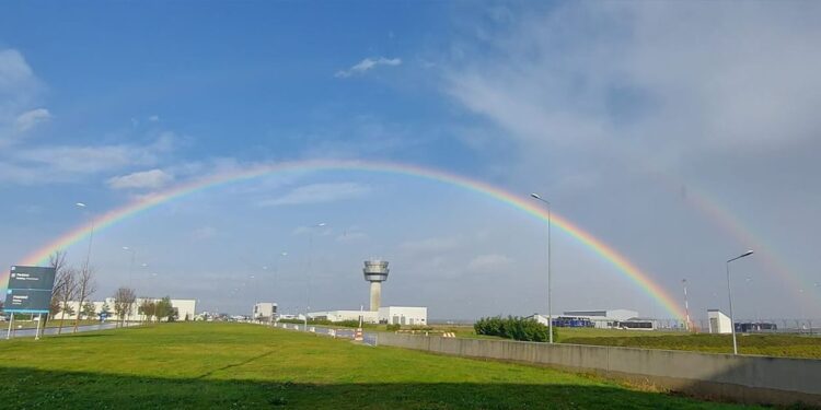 Nuk miratohet raporti i Autoritetit të Aviacionit Civil për vitin 2021, marrëveshjet ndërkombëtare shtyhen për seancë të re