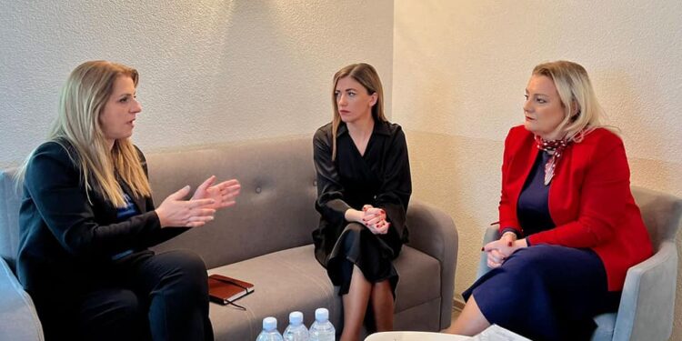 Haxhiu viziton strehimoren “Shpresa dhe Shtëpitë e Fëmijëve në Kosovë”