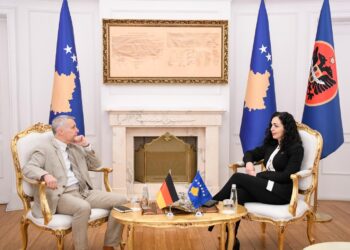 Osmani pret në takim Rohden, diskutojnë për procesin e dialogut