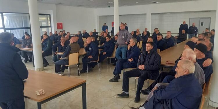 Punëtorët e KEK-ut paralajmërojnë protesta e greva