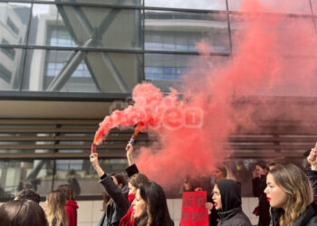 Nis protesta “Marshojmë, s’festojmë”
