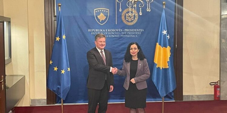 Osmani pret në takim Lajçakun