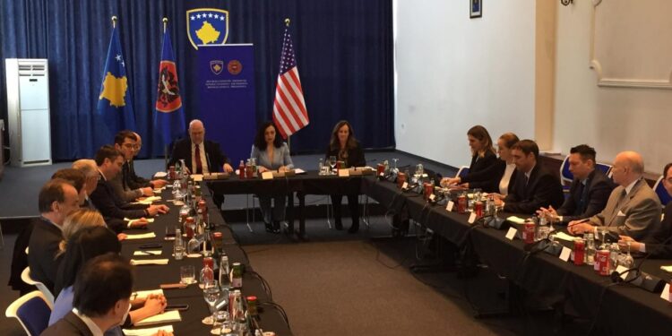 Osmani pret në takim delegacionin e bizneseve amerikane