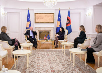 Osmani e Hovenier diskutuan për dialogun me Serbinë