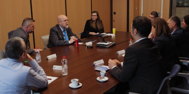 Hovenier thotë se Plani Evropian është i përkohshëm dhe për momentin më i miri