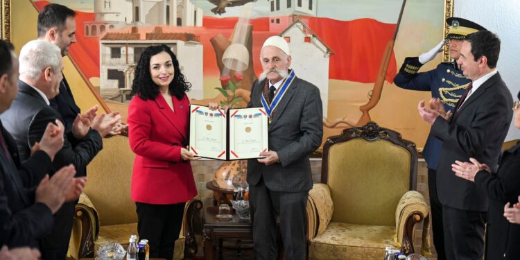 Osmani i ndan Rifat Jasharit “Urdhrin e Lirisë”