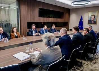 Abdixhiku pas takimit me Lajçakun: LDK-ja i jep përkrahje procesit të dialogut