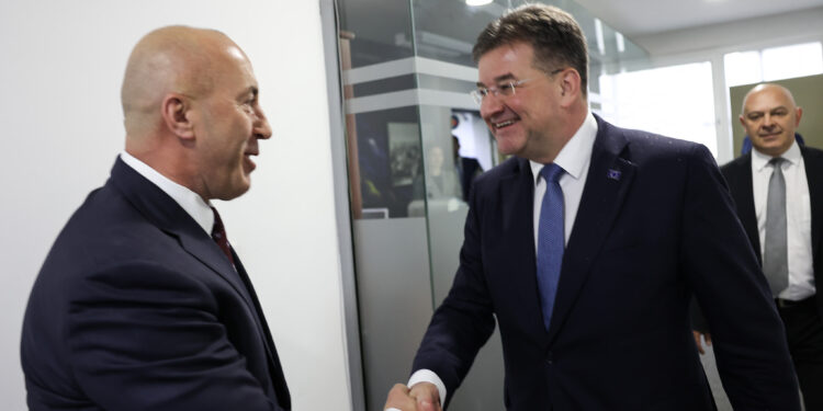 Haradinaj pas takimit me Lajçak: Për AAK-në marrëveshja është me interes nacional