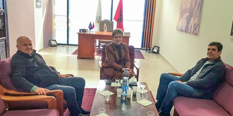 Sinani: Serbia po bllokon integrimin e shqiptarëve