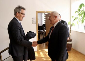 Sveçla dhe zyrtari i Komisionit Evropian, ritheksojnë gatishmërinë për bashkëpunim mes palëve