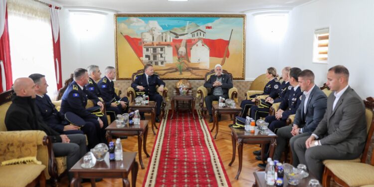 Drejtori i Policisë nis detyrën me vizitë në Prekaz