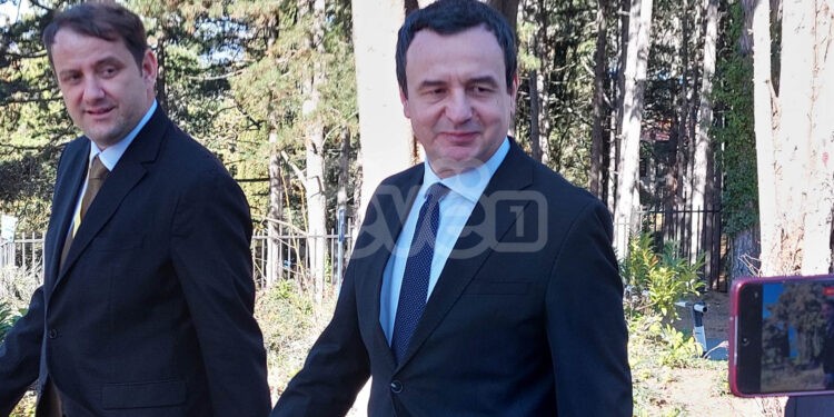 Kurti do të deklarohet pas takimit me Borrell