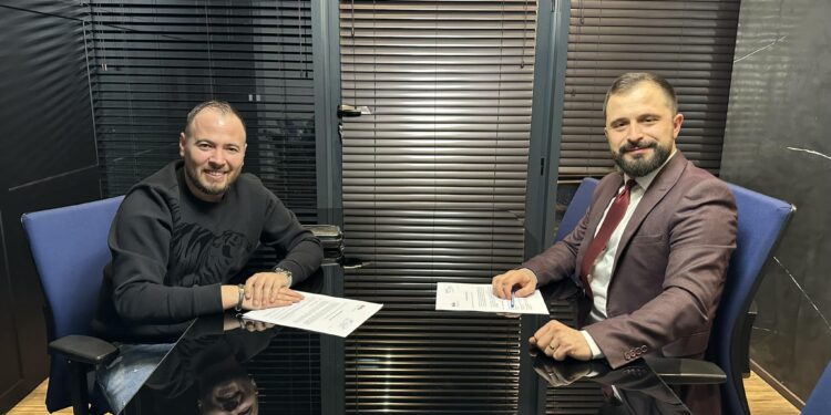 Tëvë1, me emision kushtuar mërgatës