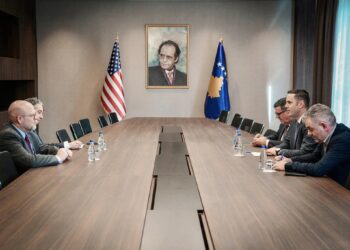 Abdixhiku i thotë Hovenierit se Kosovës nuk i duhet marrëveshja pa njohje