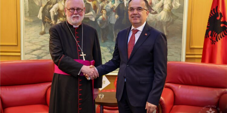 Begaj kërkon nga Vatikani njohjen e pavarësisë së Kosovë