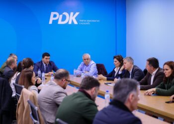 PDK mbështet “Marshin për Drejtësi”, në shenjë solidarizimi me krerët e UÇK-së në Hagë