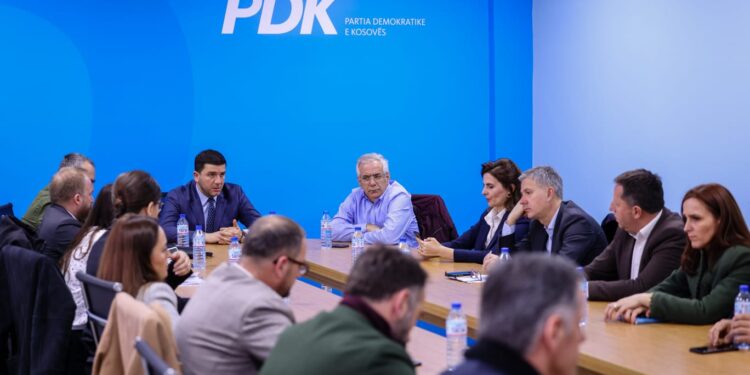PDK mbështet “Marshin për Drejtësi”, në shenjë solidarizimi me krerët e UÇK-së në Hagë