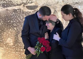 I mbijetuari i masakrës në familjen Berisha: Jemi dëshmia e gjenocidit, këtë nuk do ta ndryshoj askush!