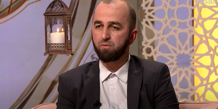 Imami Besnik Llumnica flet për rëndësinë e edukimit dhe përgatitjen e fëmijëve për agjërim