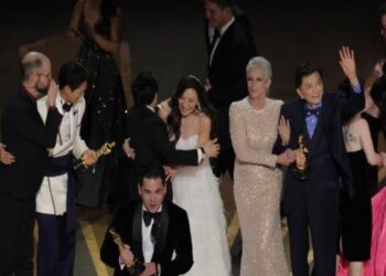 Everything Everywhere All at Once` fiton më së shumti çmime Oscar