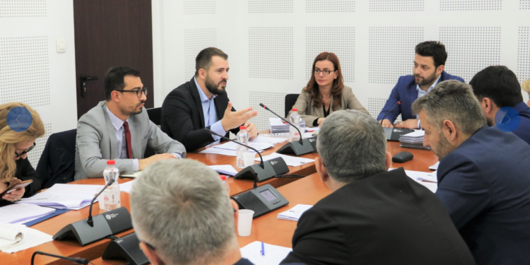 Procedohet në Kuvend plotësim-ndryshimi i projektligjit për vendosjen e vijave llogaridhënëse në Agjenci Ekzekutive