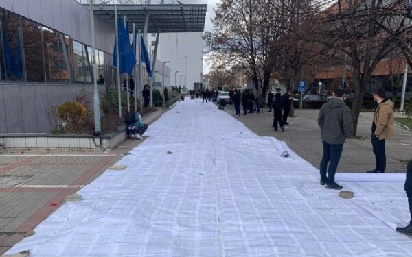 PSD vendos para qeverisë 205 mijë nënshkrimet e peticionit të 2016-ës kundër Asociacionit