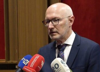 Ambasadori francez kërkon nga opozita ta mbështesin propozimin evropian