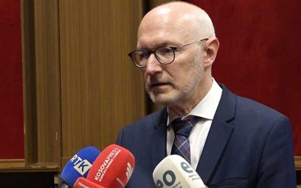 Ambasadori francez kërkon nga opozita ta mbështesin propozimin evropian