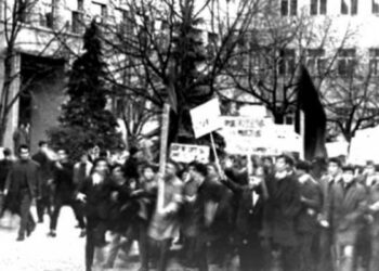 Demonstrata studentore e 11 marsit