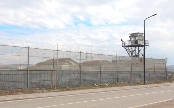 Puna i bënë të mos e ndiejnë fort burgun