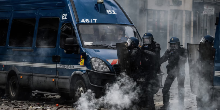 Protesta të reja të dhunshme në Francë