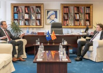 Bujar Osmani pret ambasadorin e Kosovës, flasin për dialogun dhe takimin e 18 marsit në Ohër