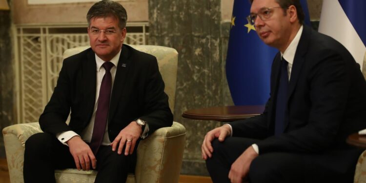 Lajçak sërish takohet me Vuçiqin: Koha t’i finalizojmë përgatitjet para takimit të Ohrit