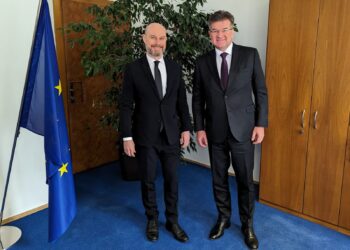 Lajçak takohet me eurodeputetin sllovak, flasin për marrëveshjen e fundit