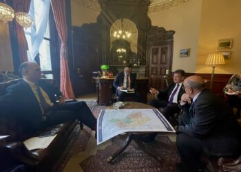 Lajçak takohet me zyrtarë britanikë, temë diskutimi dialogu