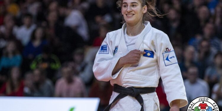 Nora Gjakova kthehet me medalje të argjendtë nga Gjeorgjia