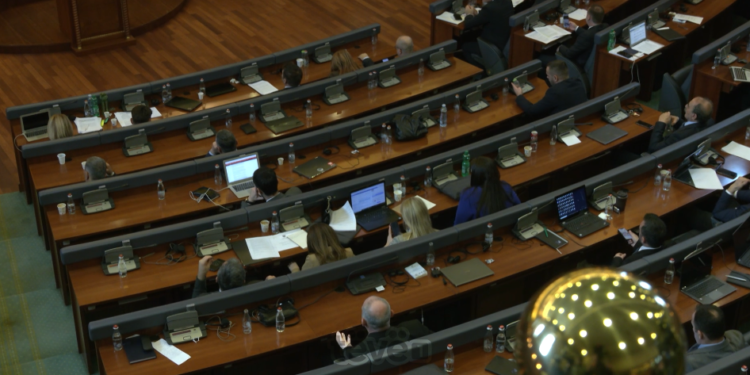 Përplasjet politike për dialogun