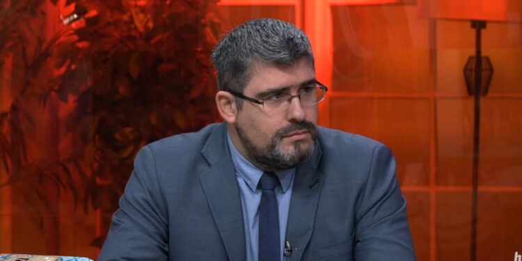 Zyrtari serb i reagon Kurtit: Statutin e Asociacionit do ta draftojnë serbët