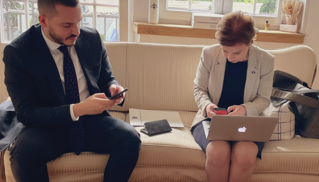 Jakupi demanton dhe i reagon ashpër mediave që raportuan se u pa në një klub striptizi