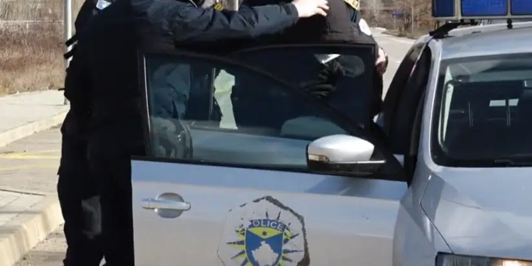 Shkel urdhrin mbrojtës, arrestohet bashkëshorti