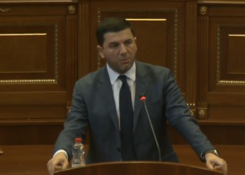 Krasniqi për marrëveshjen e Ohrit: Ky degradim, ardhje në këtë pikë, është faji i kryeministrit Kurti