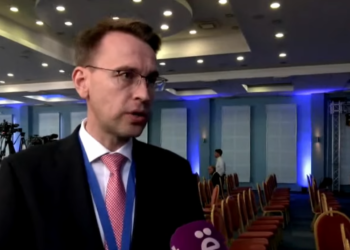 Përfundon takimi Kurti- Vuçiq me ndërmjetësuesit e BE-së