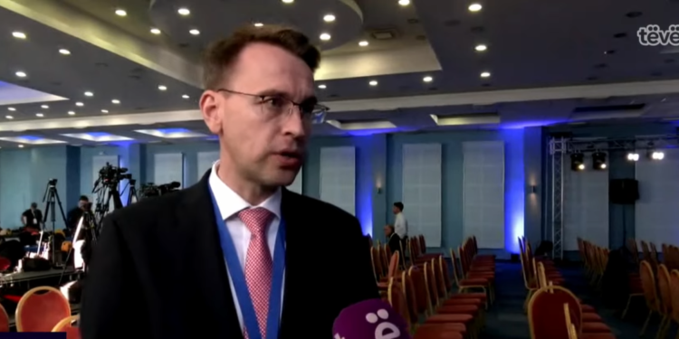 Përfundon takimi Kurti- Vuçiq me ndërmjetësuesit e BE-së