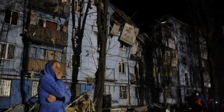 Rusia intensifikon sulmet në Ukrainë, vriten civilë dhe dëmtohet infrastruktura