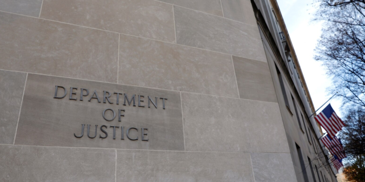 Dy amerikanë arrestohen nën akuzën për shitje të teknologjisë në Rusi